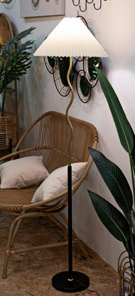 Stehlampe Closy Schwarz Gold 172 cm – Stehleuchte